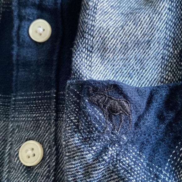 Boys Abercrombie Kids Flannel Plaid Button Shirts Twins - Set of 2 - Picture 6 of 11